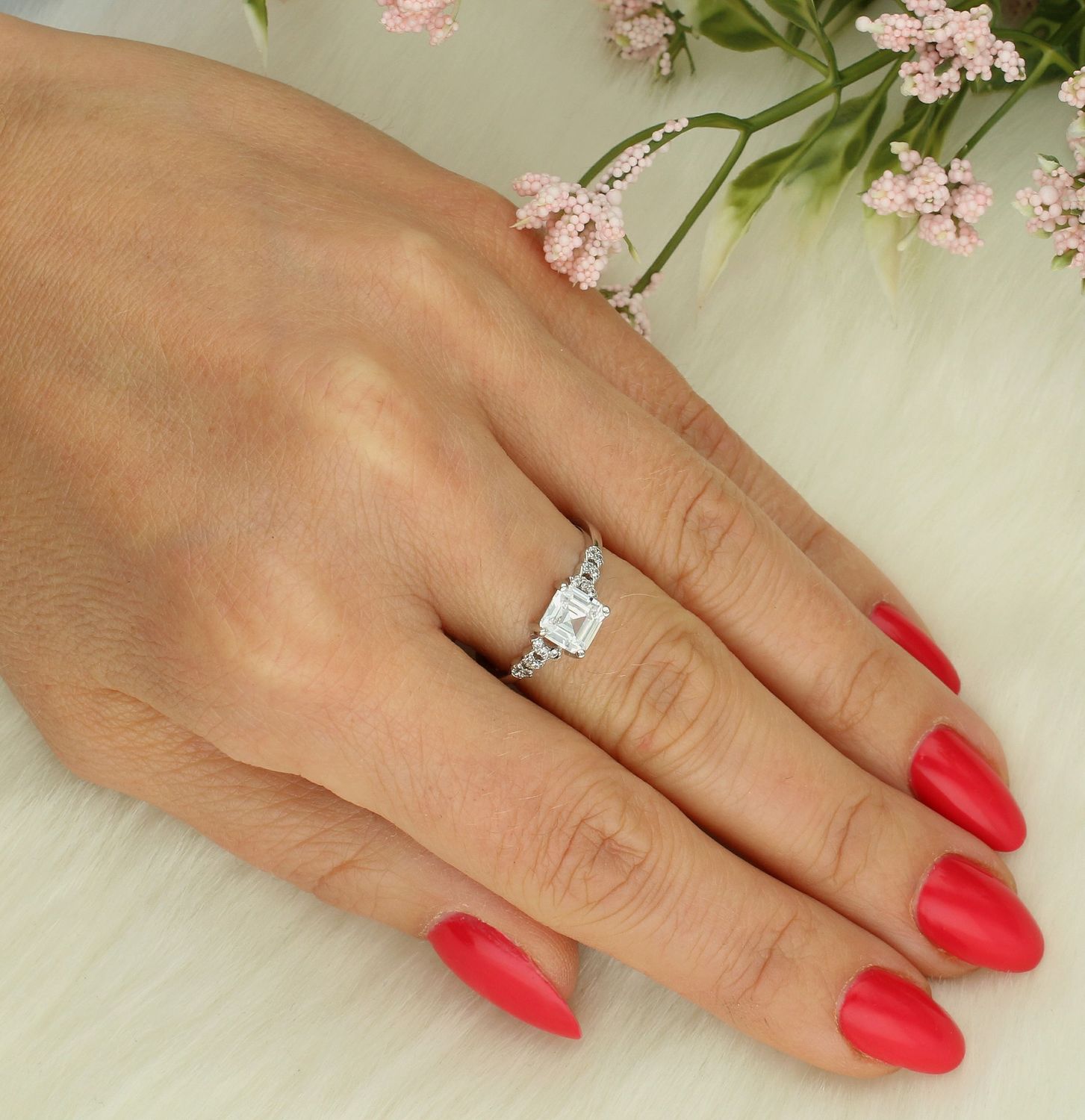 Srebrny pierścionek damski 925 zaręczynowy kwadratowa biała cyrkonia rozmiar 14 P 1688. Srebrny pierścionek damski. Srebrny pierścionek z cyrkonią. Pierścionek srebrny damski na prezent. Srebrny pierścionek dla ukochanej.1.jpg